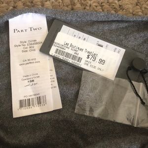 Les Boutiques Tremblant Orinas Gris Scarf